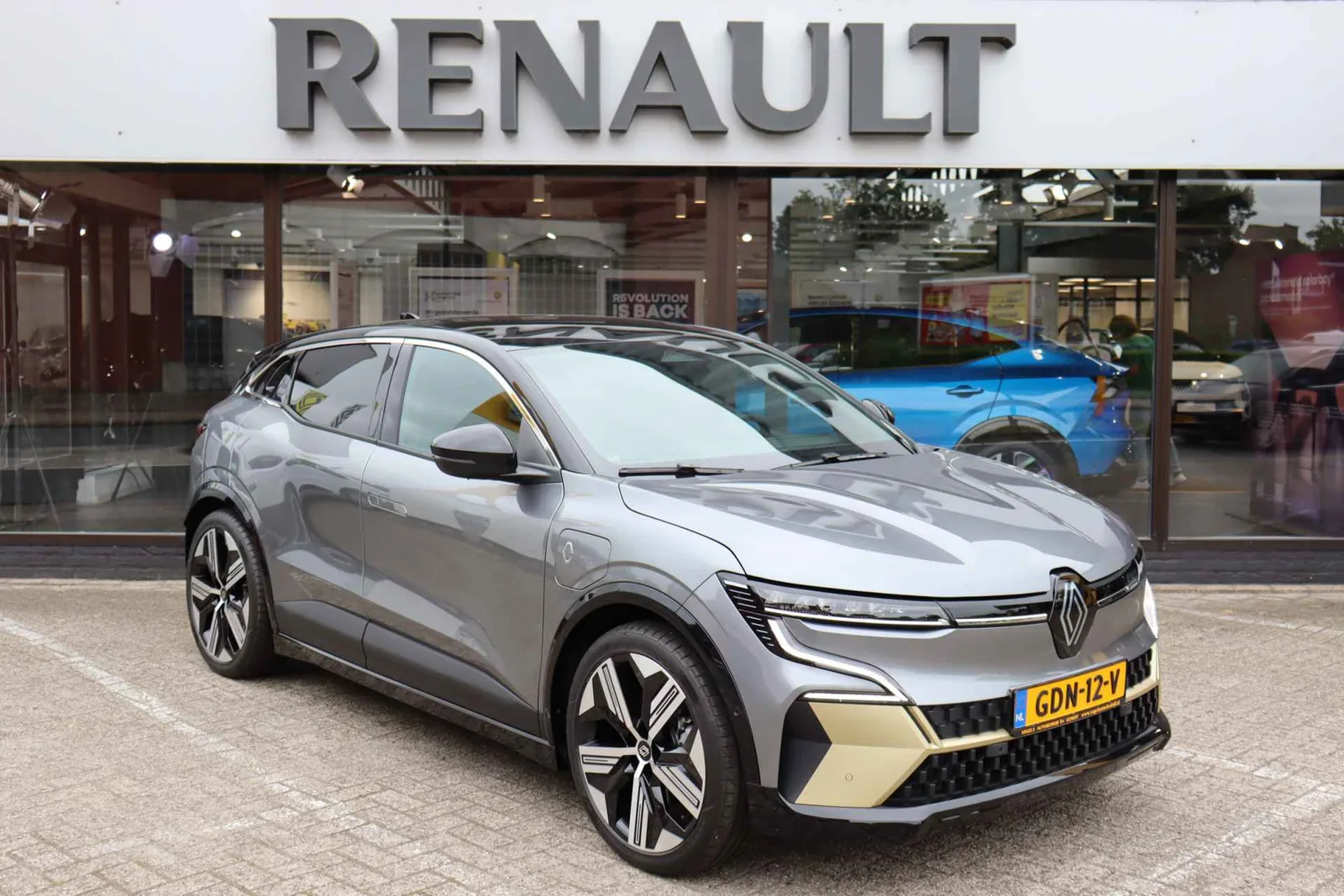 Renault Mégane E-Tech (2024) — foto 1