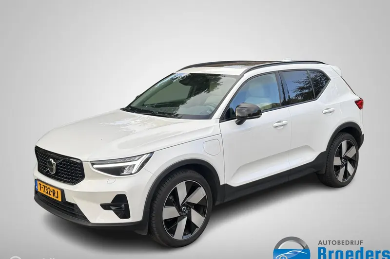 Volvo XC40 (2022)