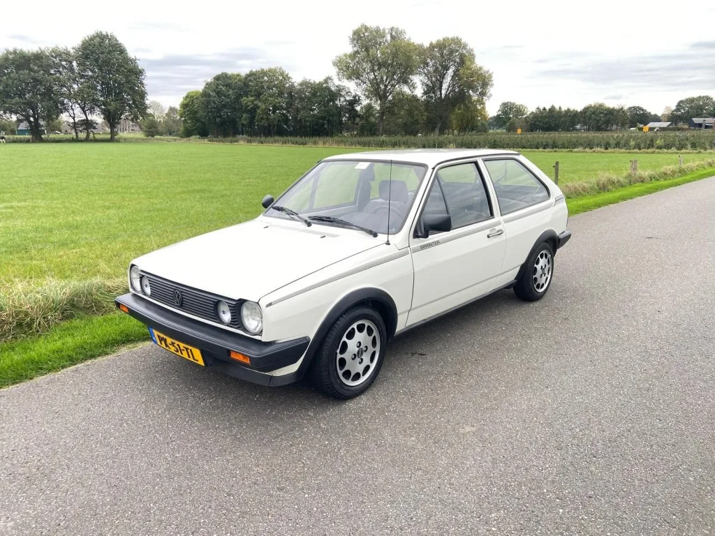 Volkswagen Polo (1986) — foto 1
