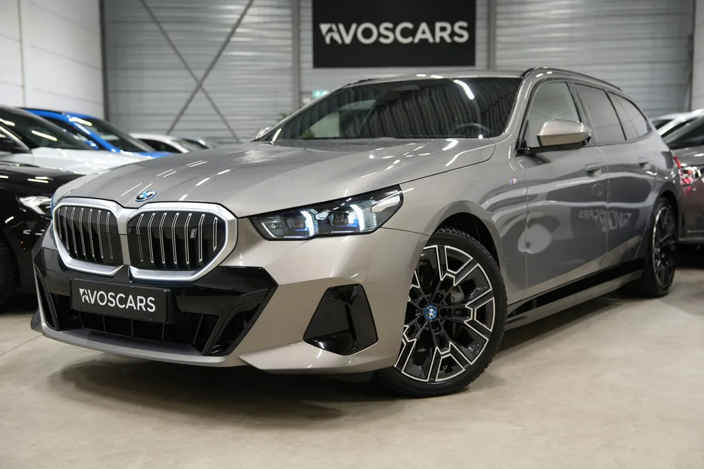 BMW i5 (2024) — foto 1