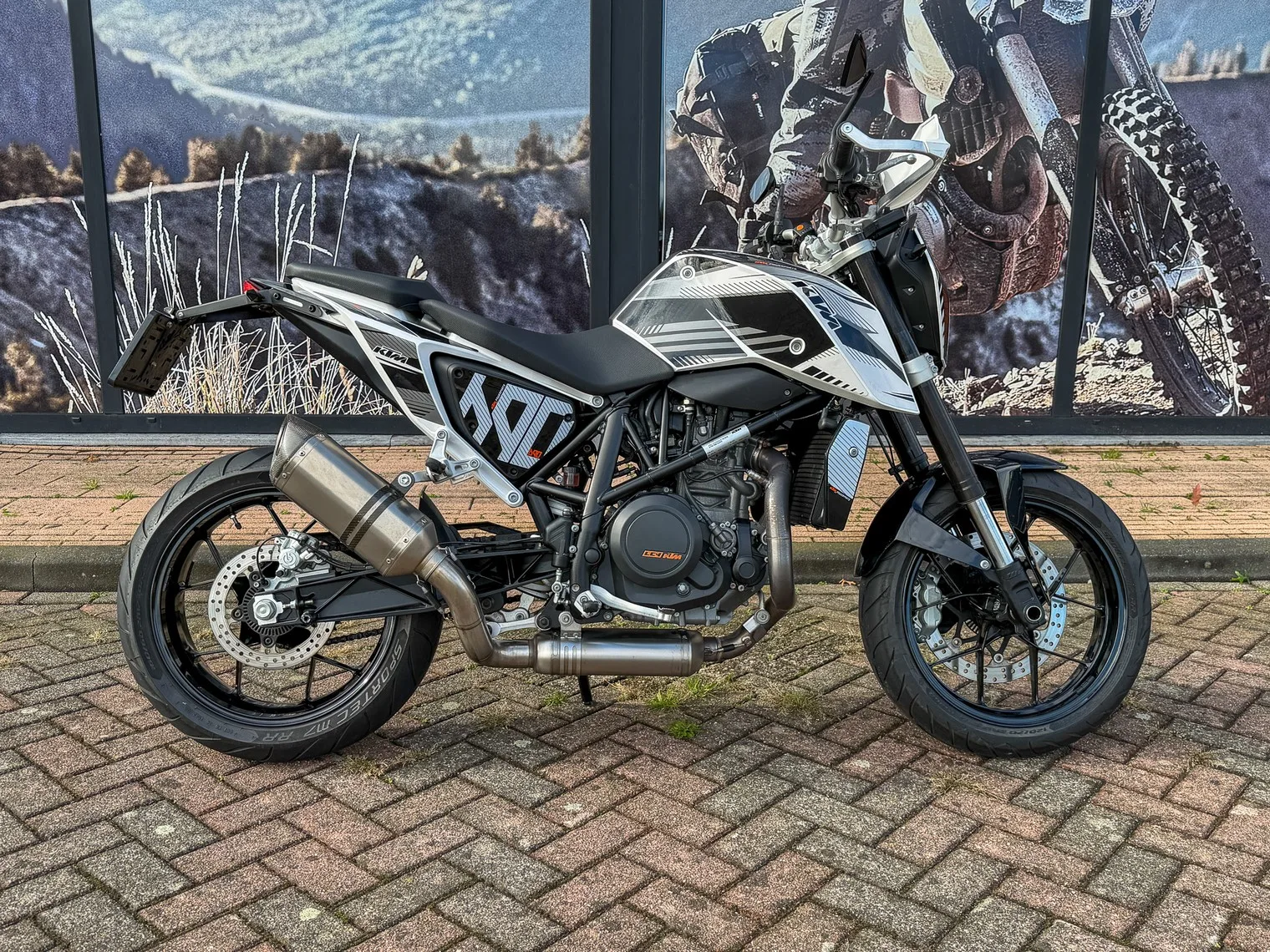 KTM 690 Duke (2016) — foto 1