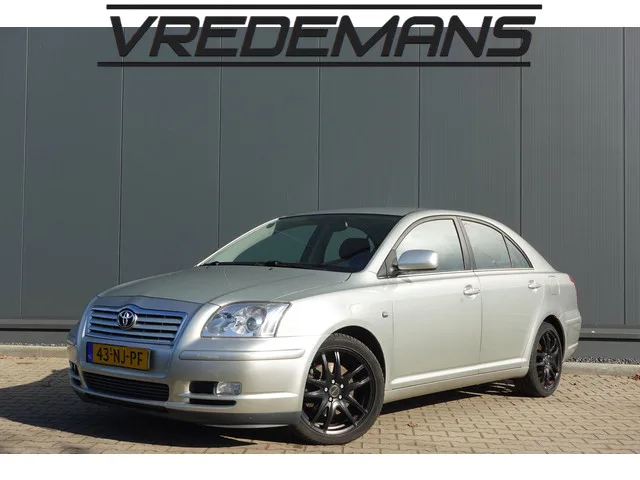 Toyota Avensis (2003) — foto 1