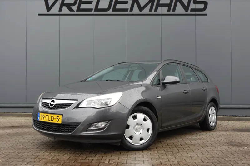 Opel Astra (2012)