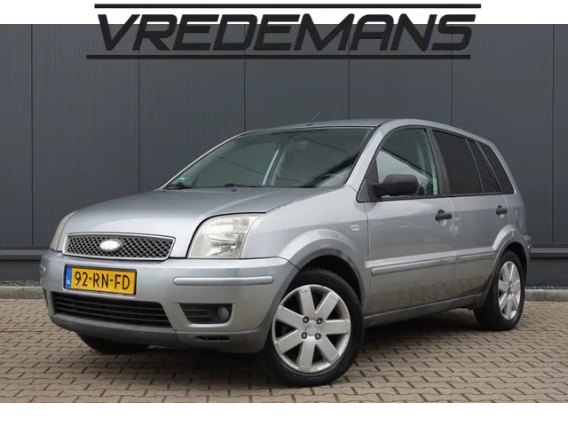 Ford Fusion (2005) — foto 1