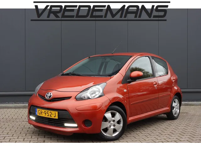 Toyota Aygo (2013) — foto 1