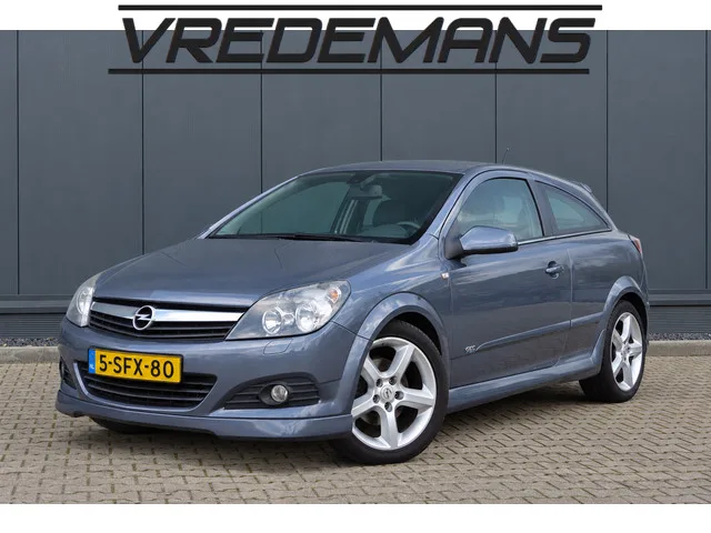Opel Astra (2006) — foto 1