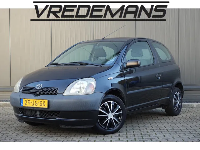 Toyota Yaris (2002) — foto 1