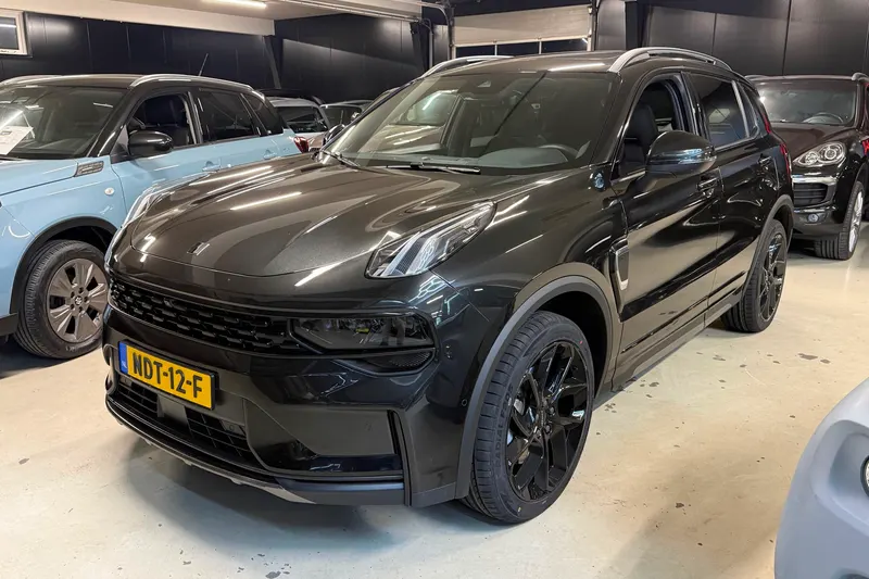 Lynk & Co 01 (2023)