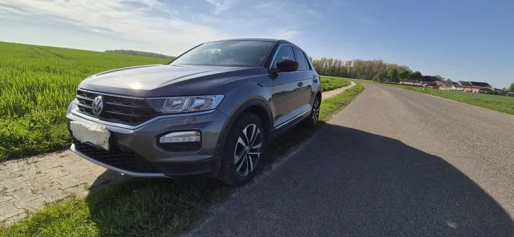 Volkswagen T-Roc (2019) — foto 1