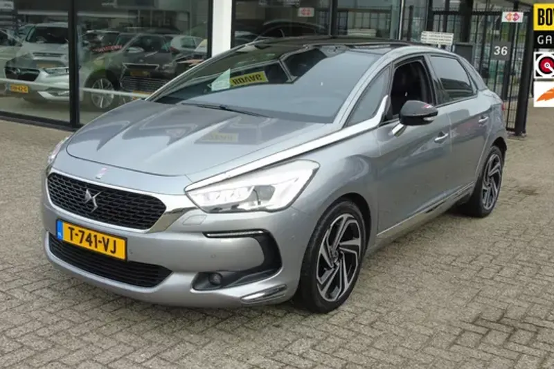 DS 5 (2017)
