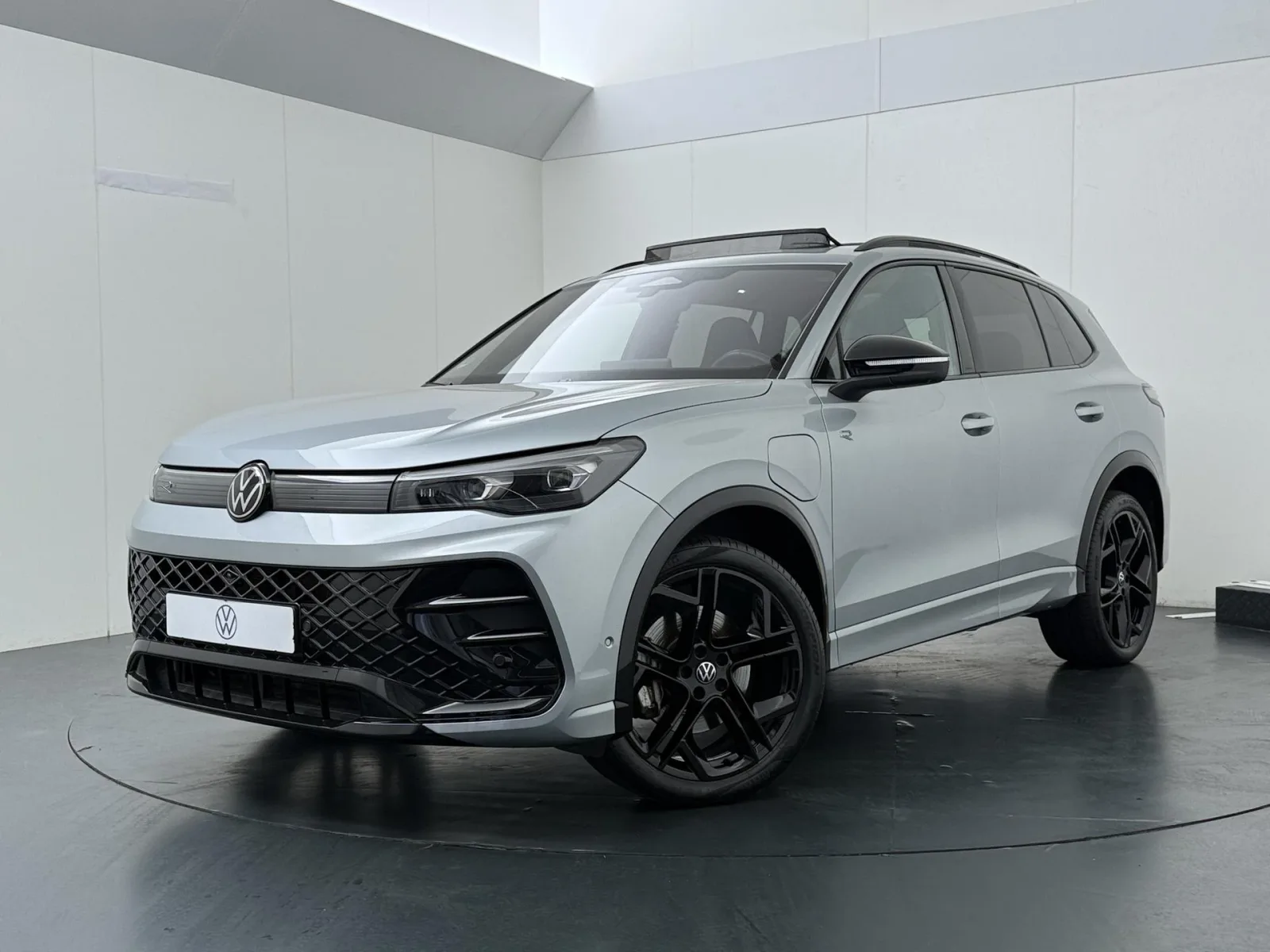 Volkswagen Tiguan (2025) — foto 1