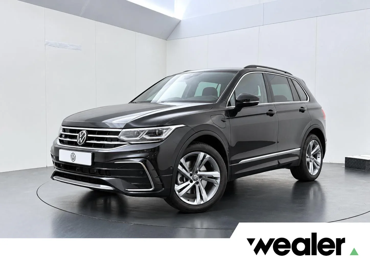 Volkswagen Tiguan (2023) — foto 1