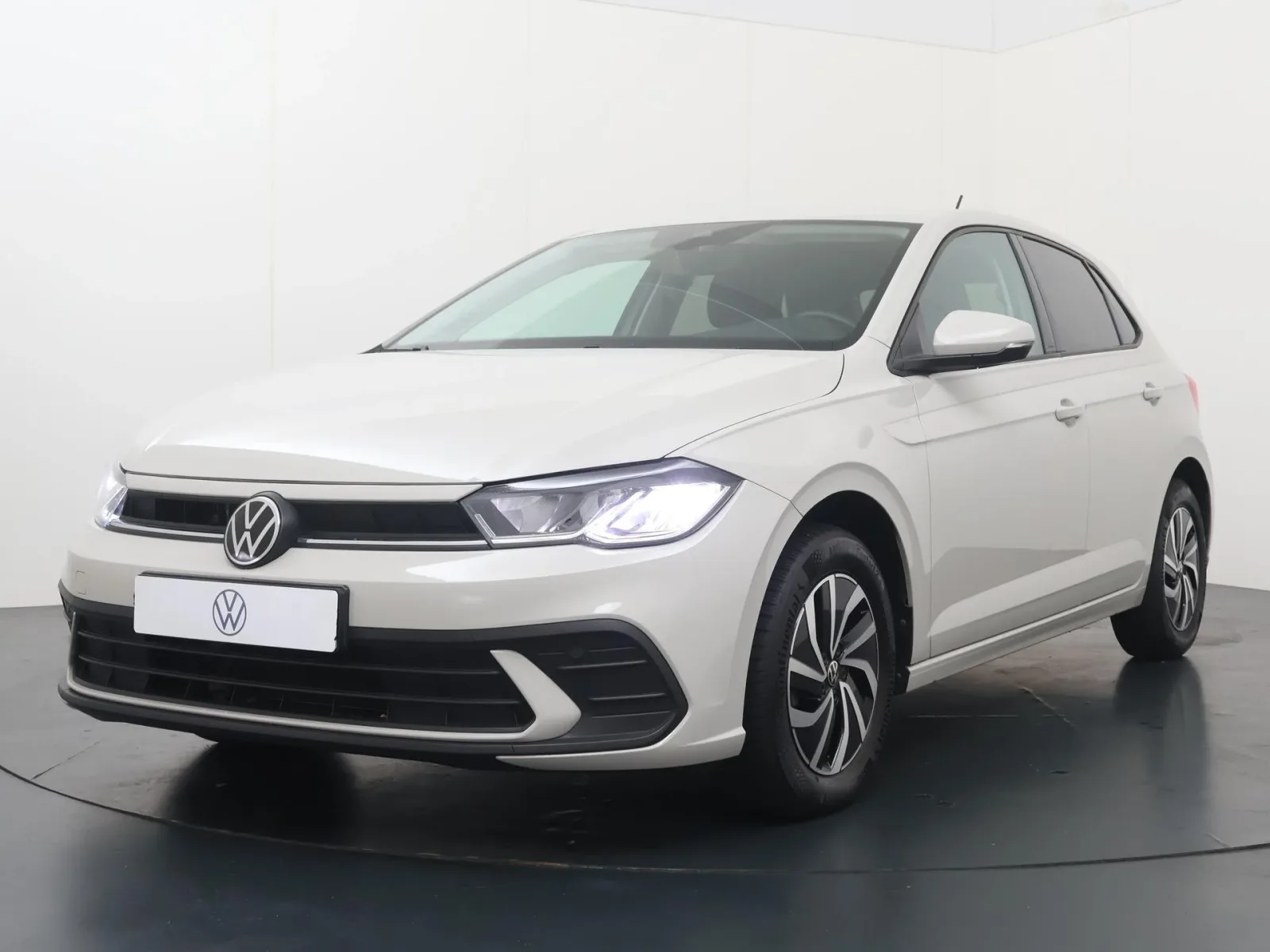 Volkswagen Polo (2024) — foto 1