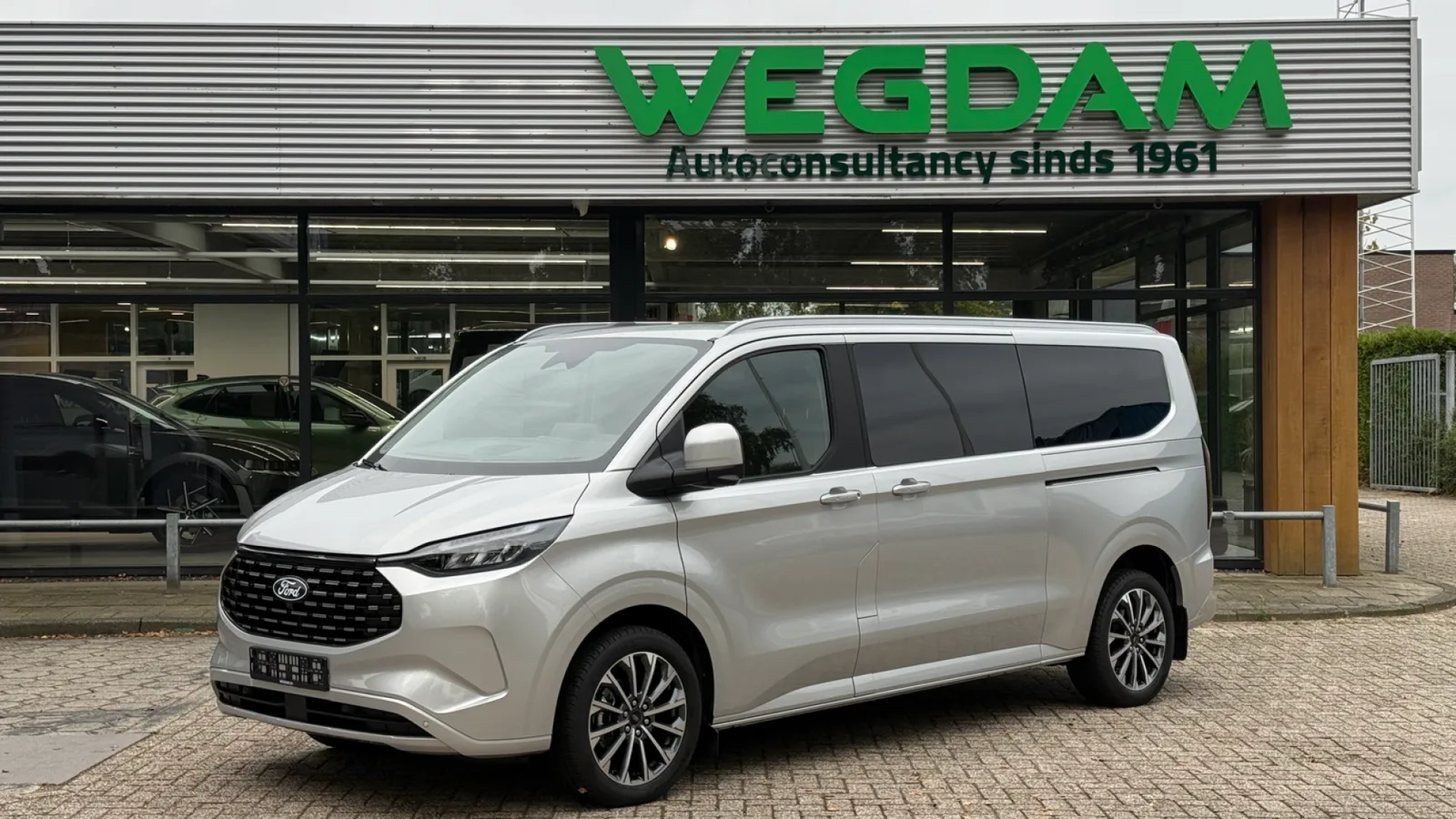 Ford Tourneo Custom (2026) — foto 1