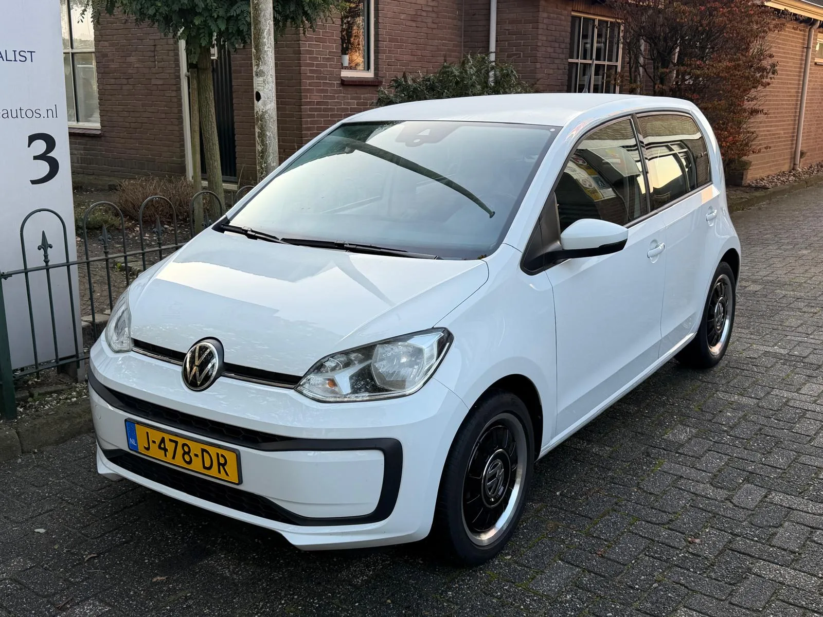 Volkswagen Up! (2020) — foto 1