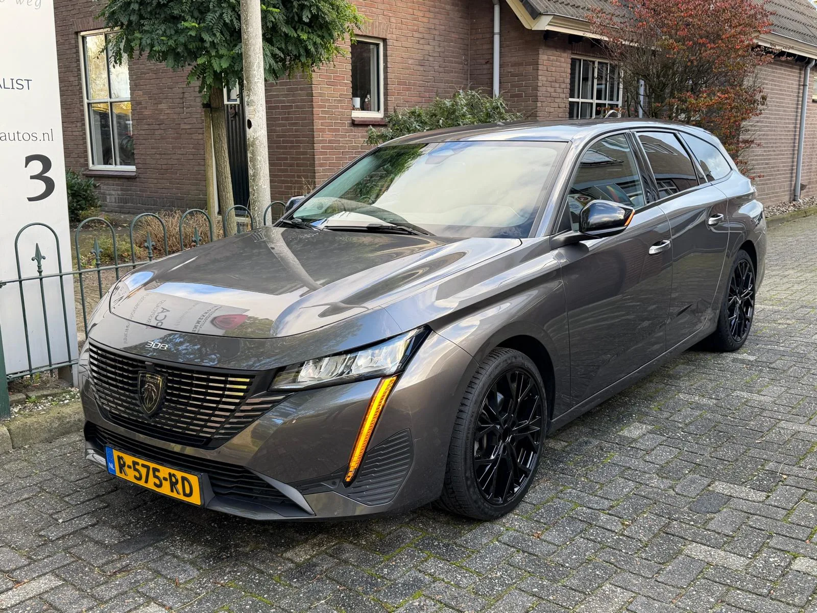 Peugeot 308 (2022) — foto 1