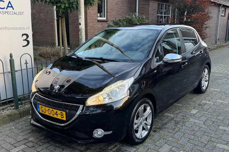 Peugeot 208 (2015)