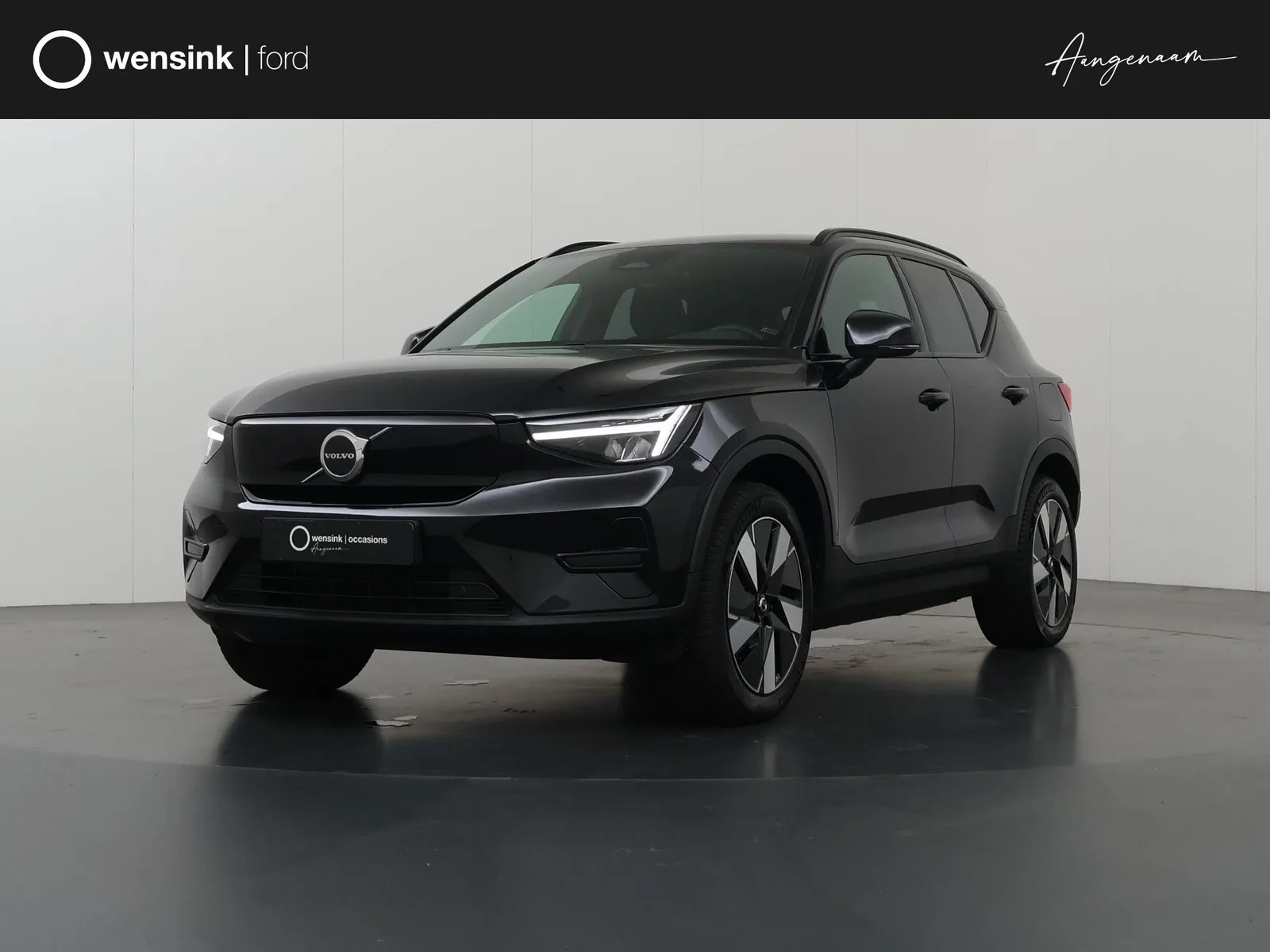 Volvo XC40 (2024) — foto 1