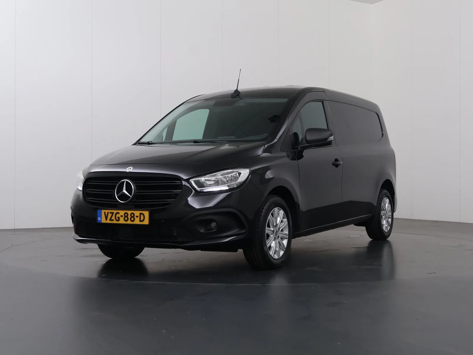 Mercedes-Benz Citan (2023) — foto 1