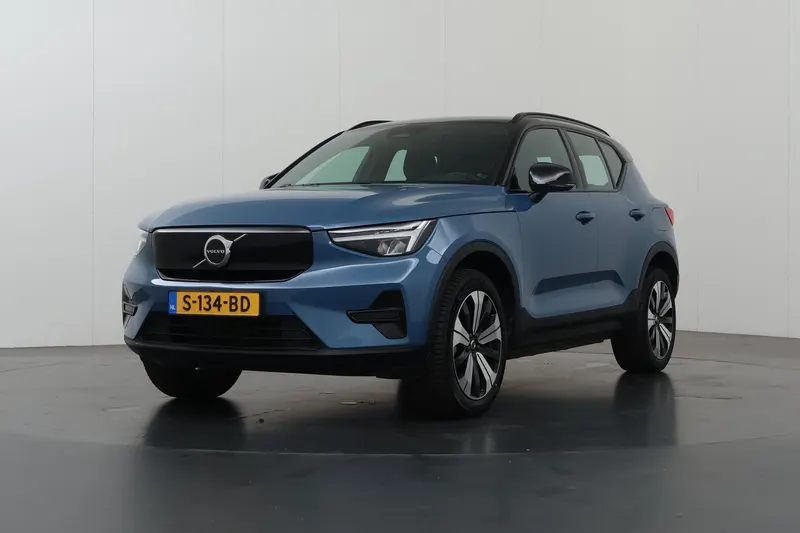 Volvo XC40 (2022)