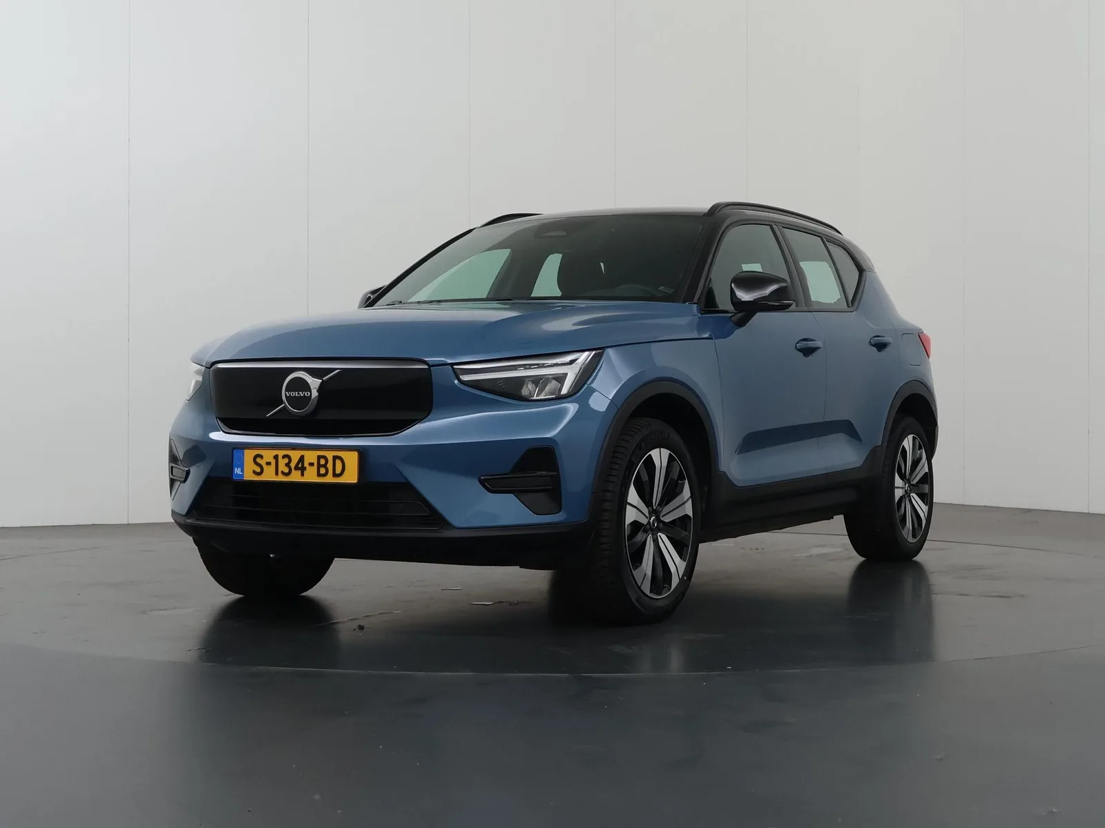 Volvo XC40 (2022) — foto 1
