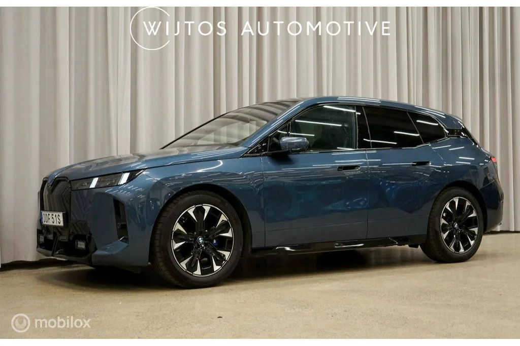 BMW iX (2025) — foto 1