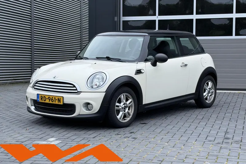 MINI One (2011)