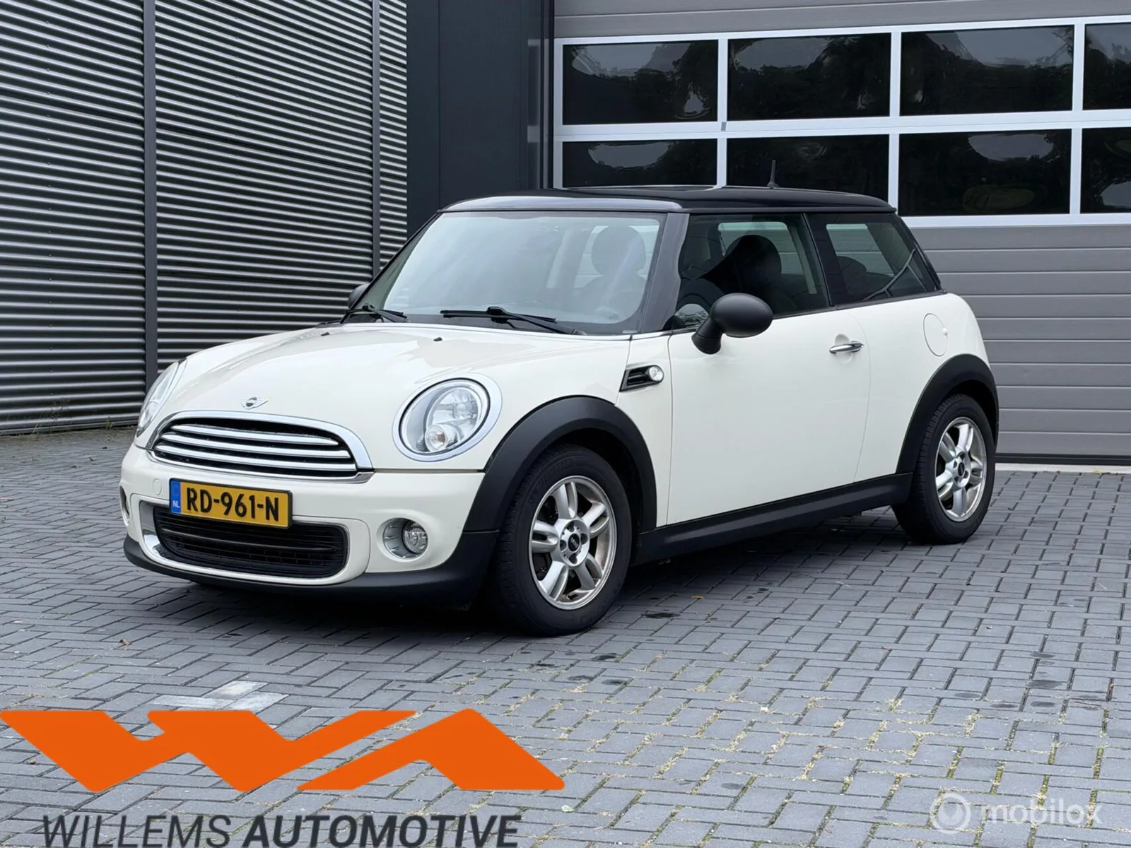 MINI One (2011) — foto 1