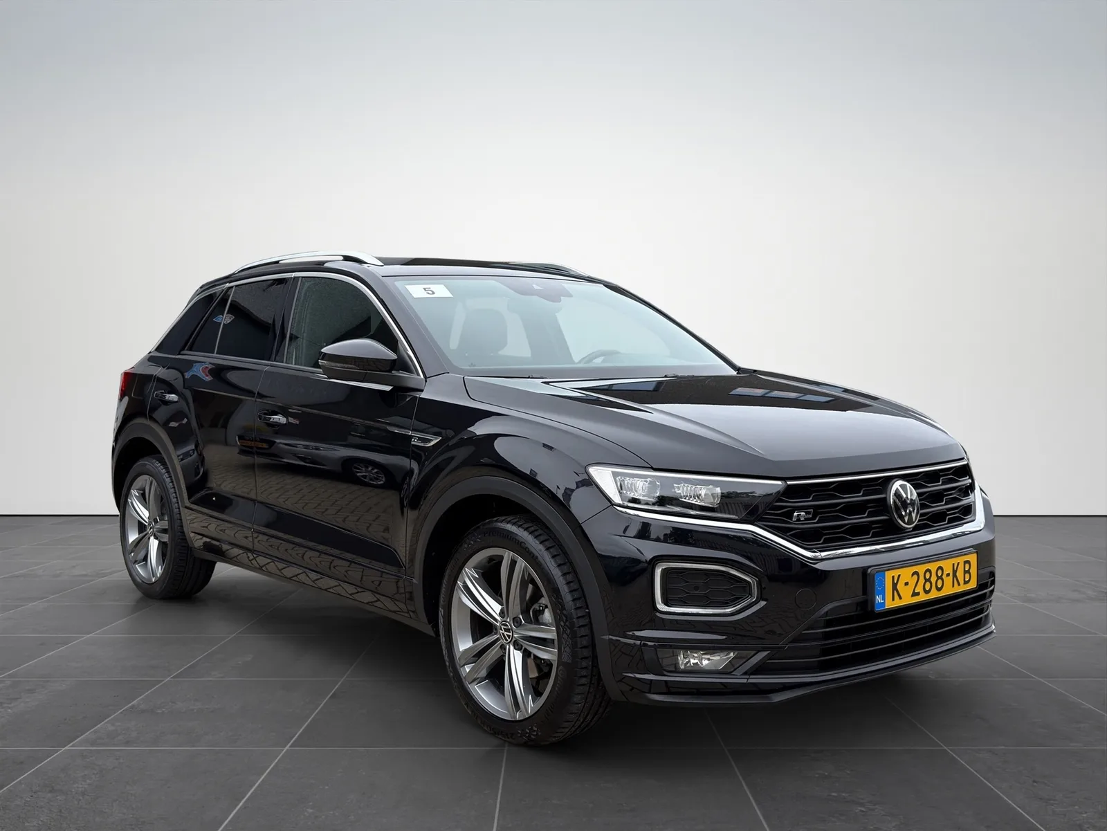 Volkswagen T-Roc (2021) — foto 1