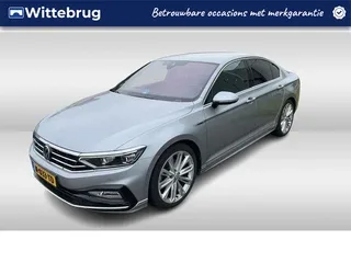 Volkswagen Passat (2022) — foto 1