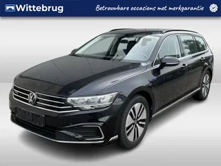 Volkswagen Passat (2023) — foto 1