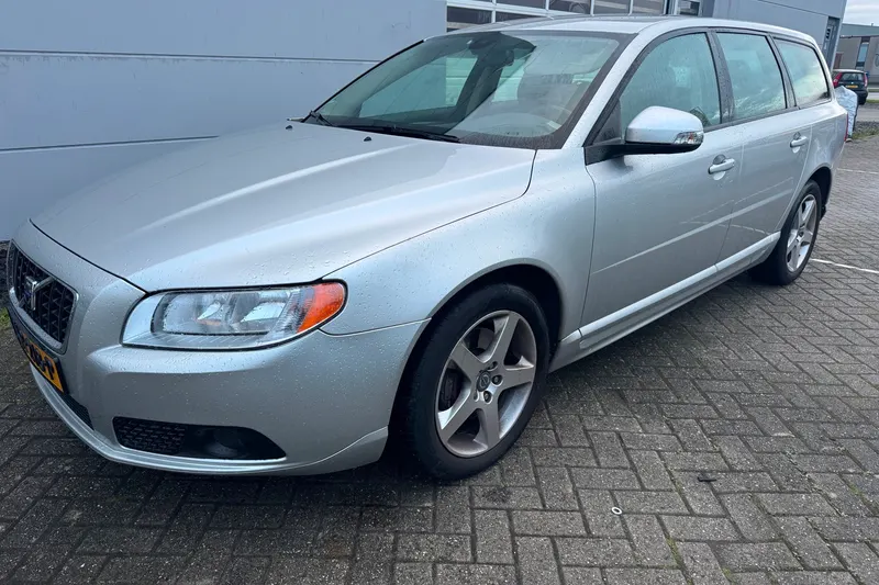 Volvo V70 (2008)