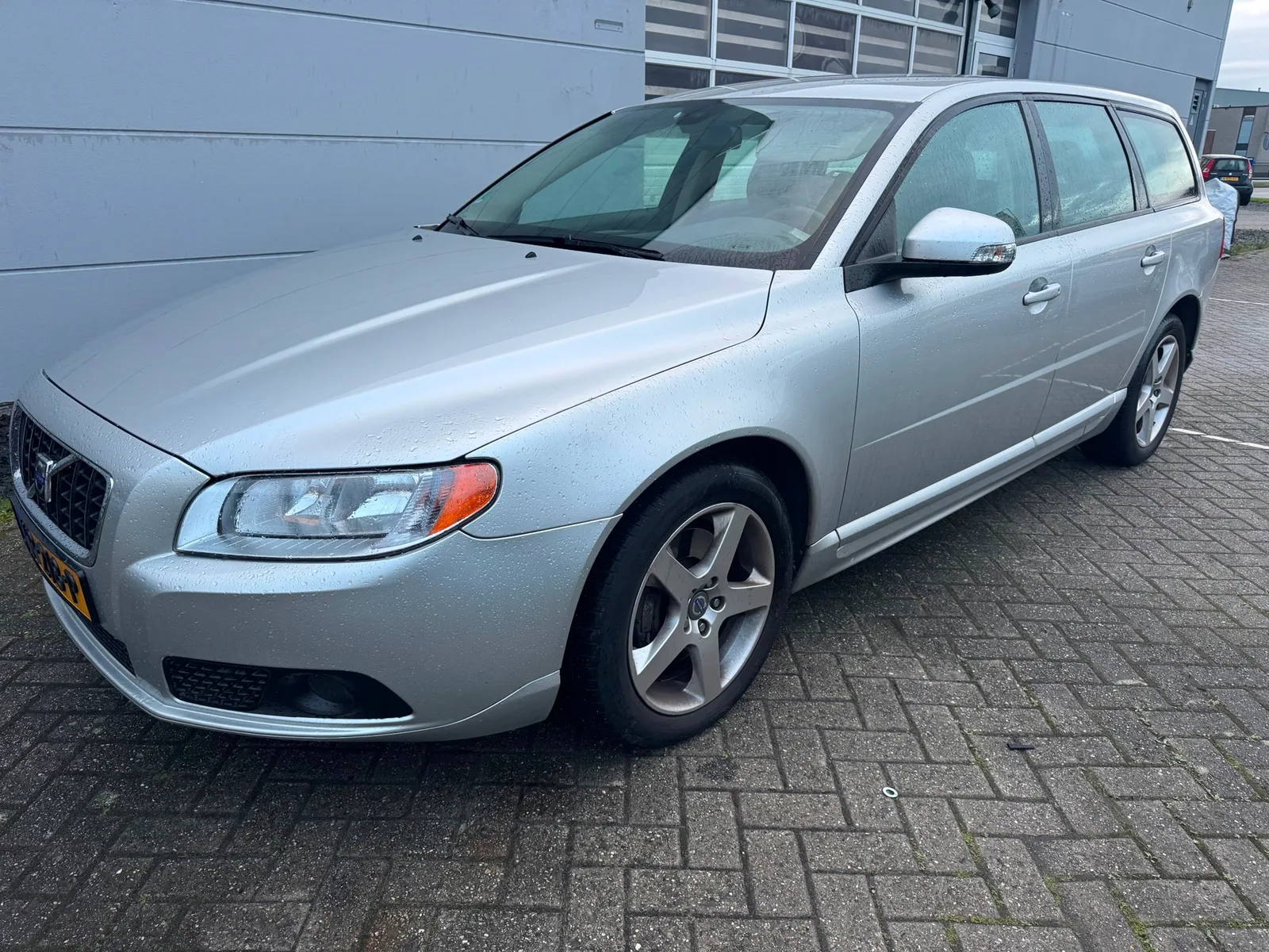 Volvo V70 (2008) — foto 1
