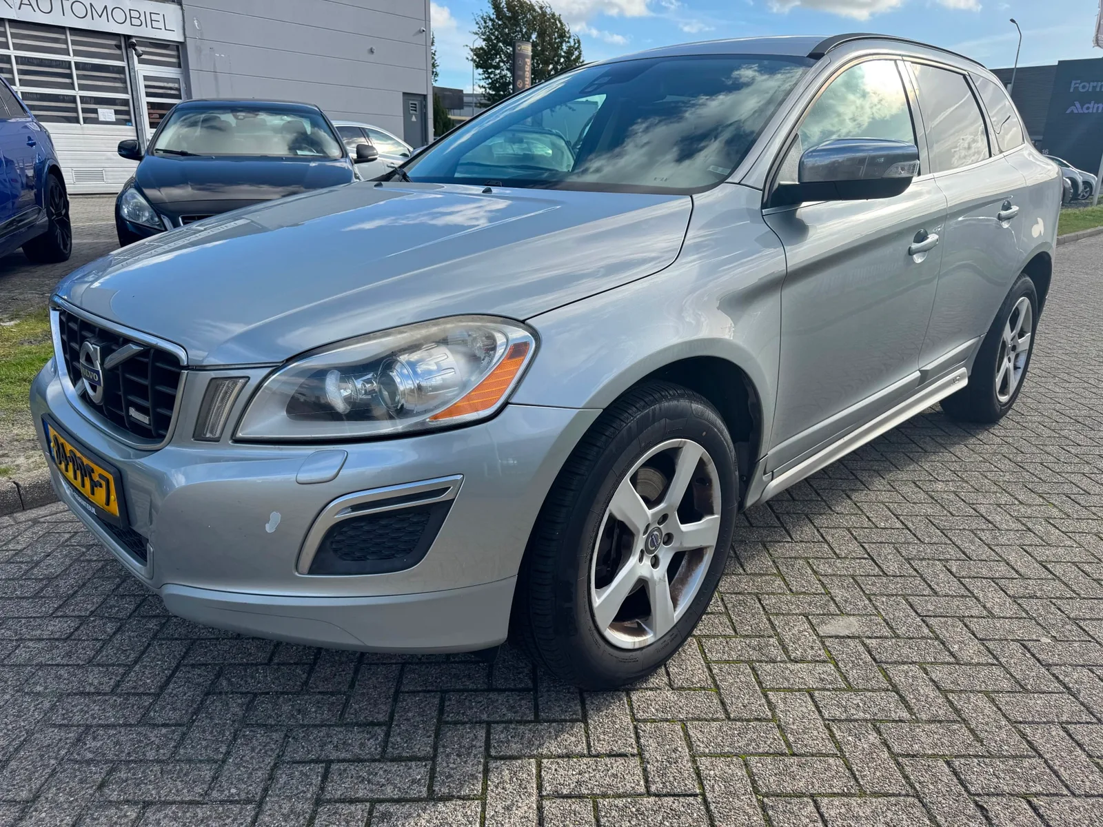 Volvo XC60 (2011) — foto 1
