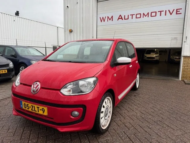 Volkswagen Up! (2013) — foto 1