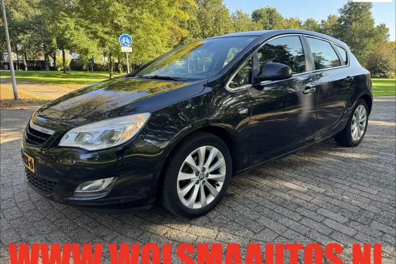 Opel Astra (2012)