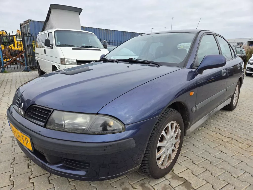 Mitsubishi Carisma (2003) — foto 1