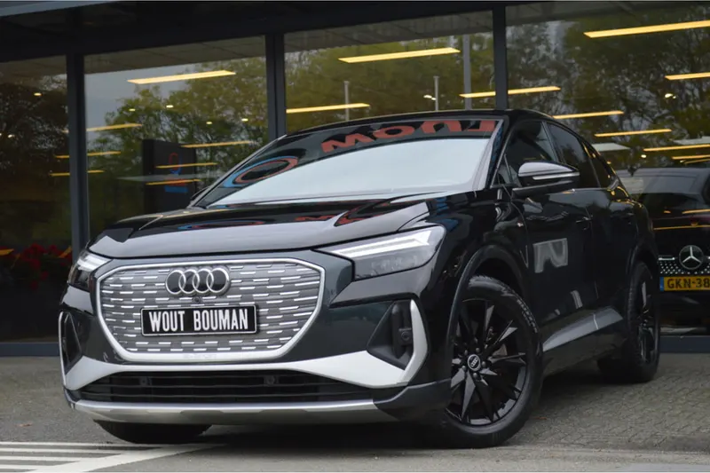 Audi Q4 e-tron (2023)