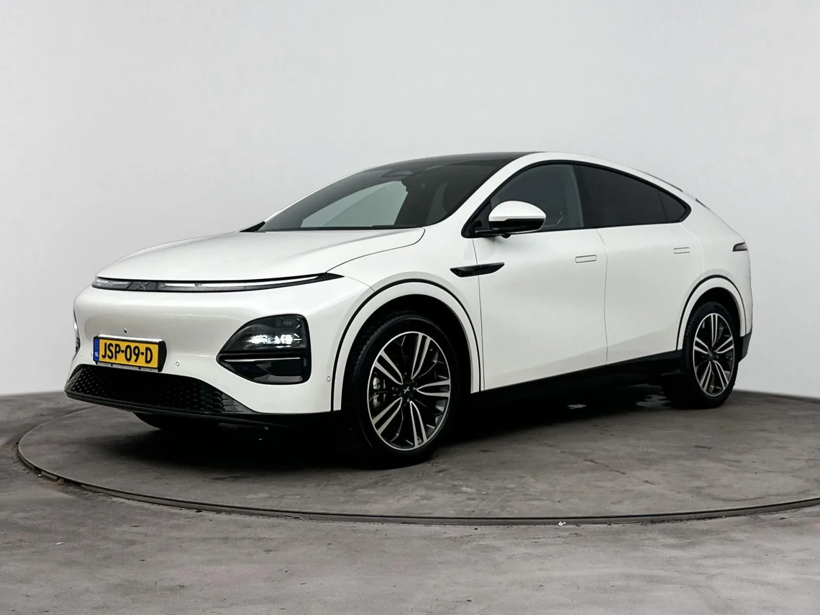 XPENG G6 (2025) — foto 1