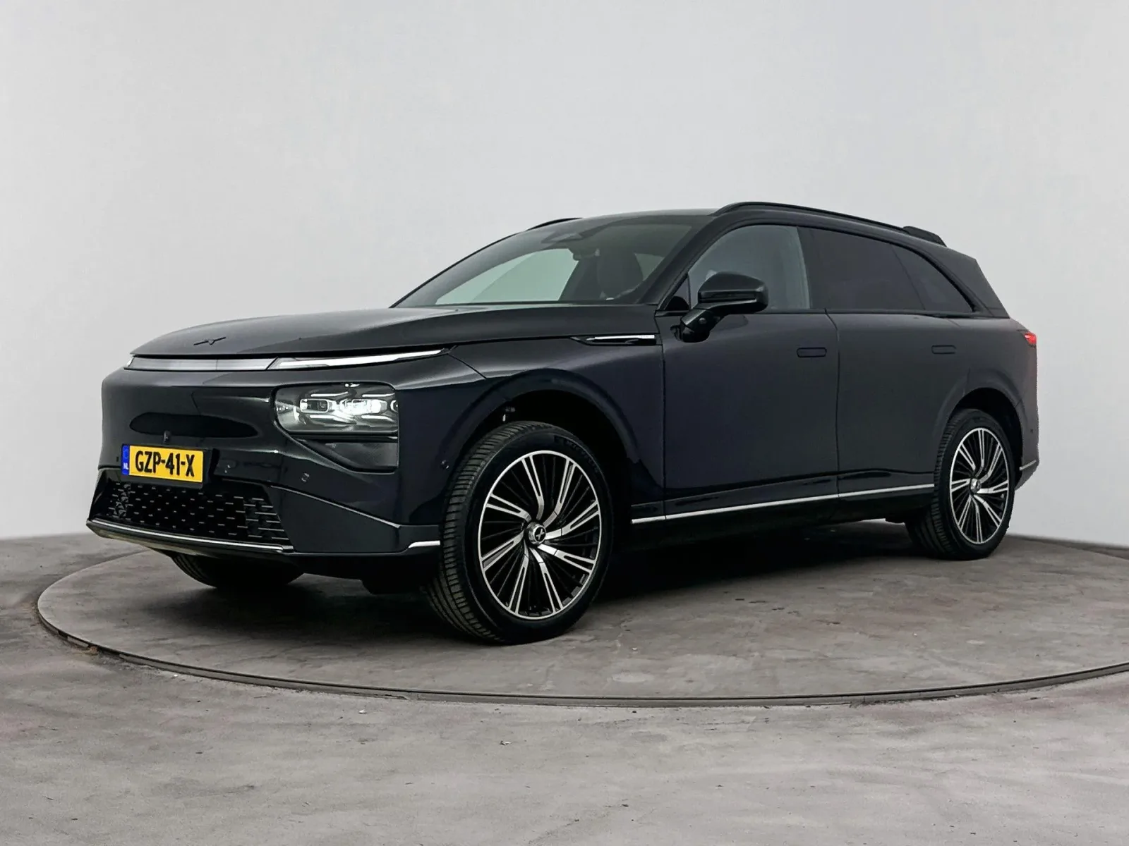 XPENG G9 (2025) — foto 1