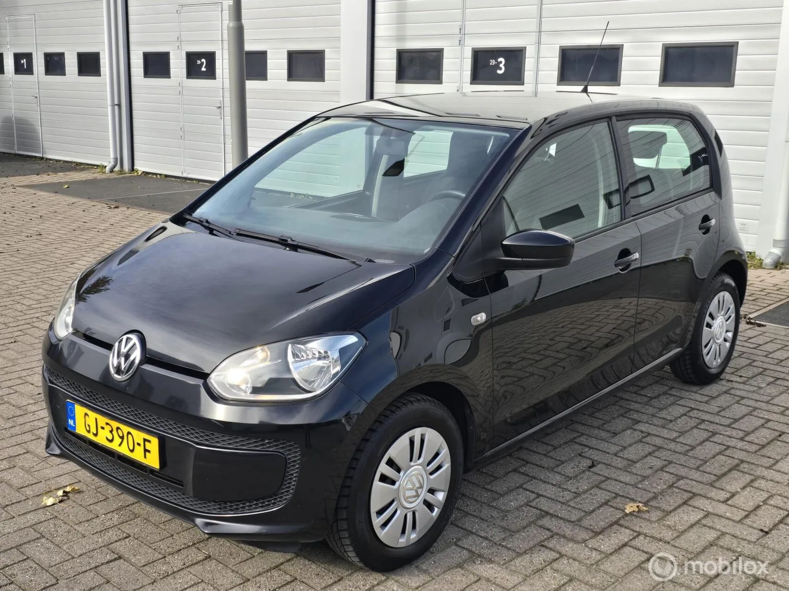 Volkswagen Up! (2012) — foto 1