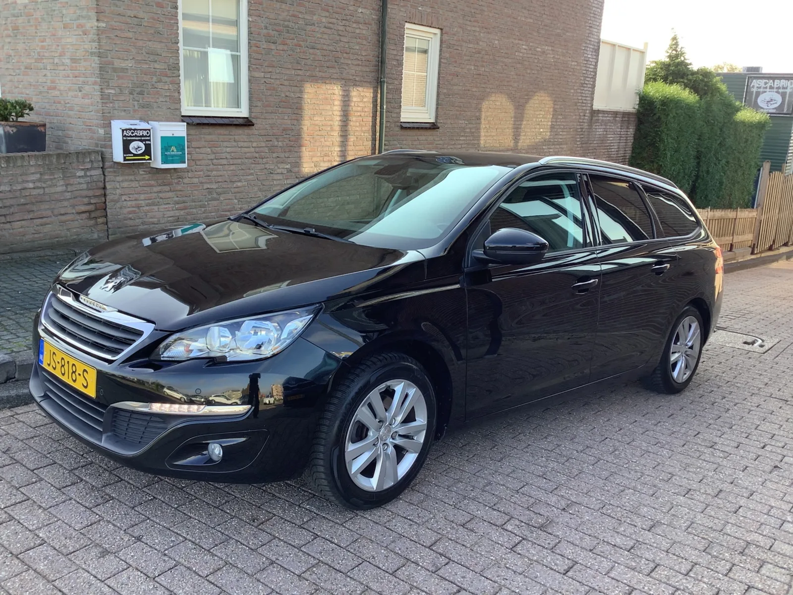 Peugeot 308 (2016) — foto 1