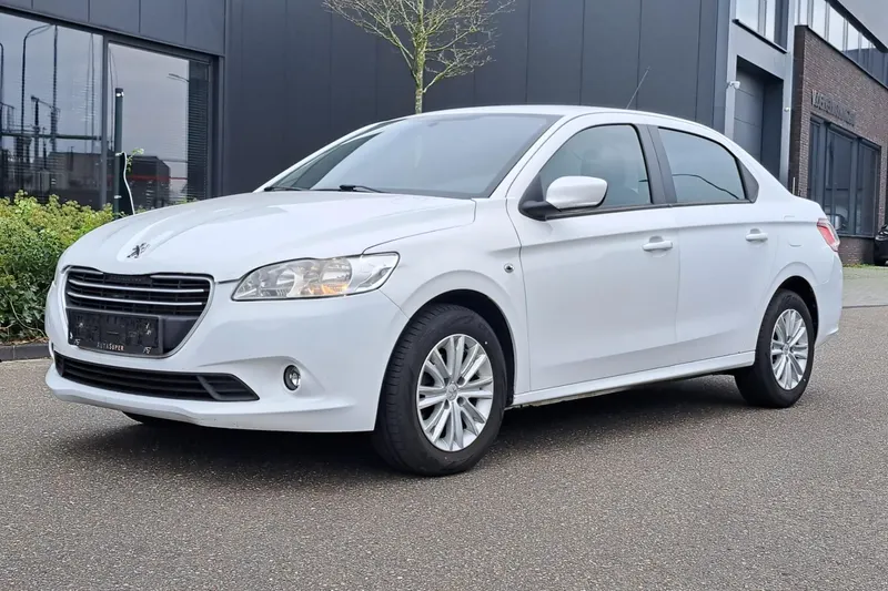 Peugeot 301 (2013)