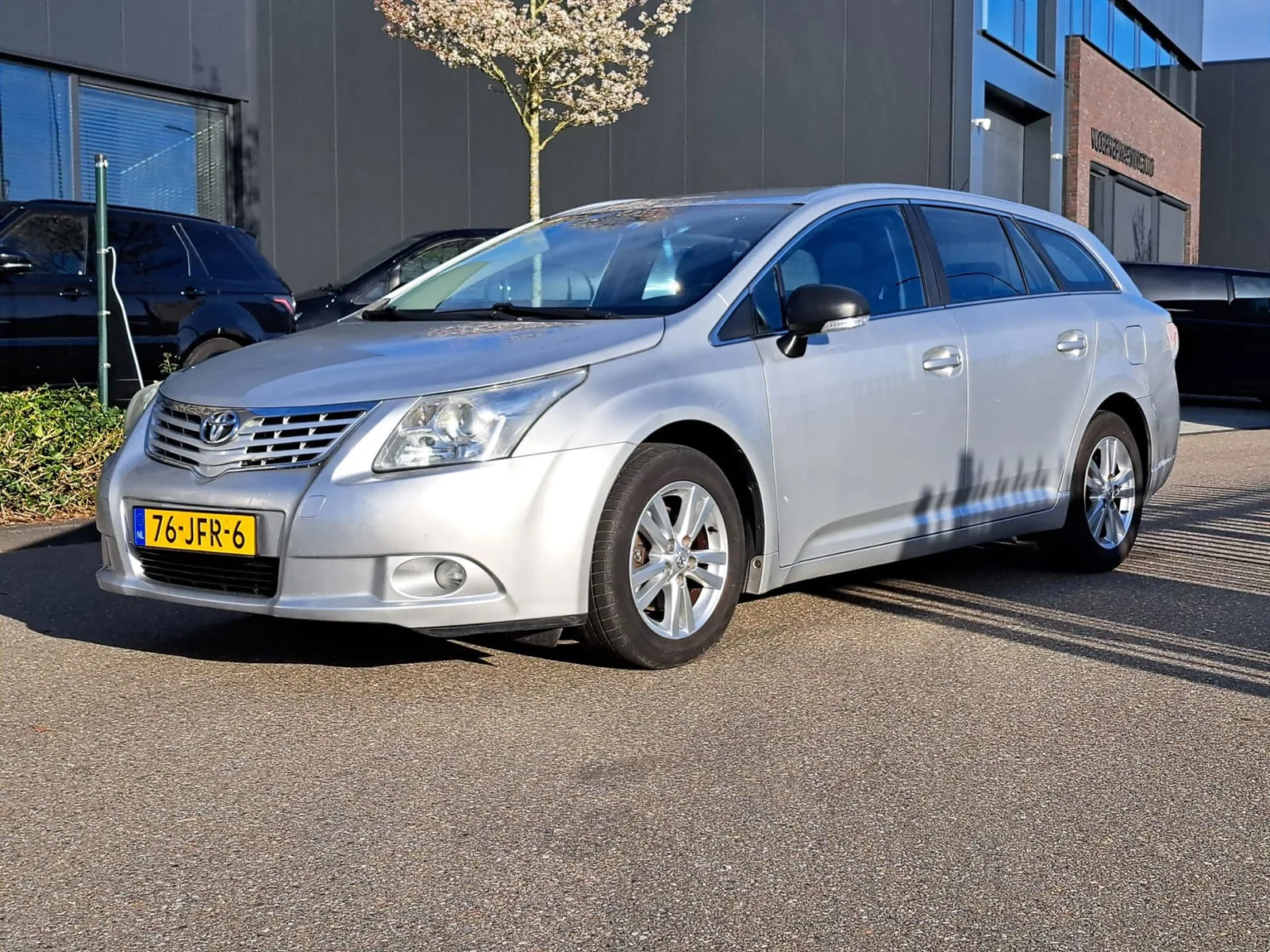 Toyota Avensis (2009) — foto 1