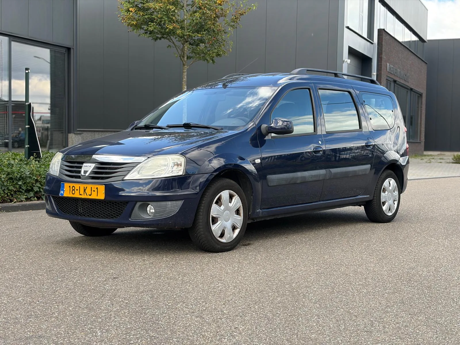 Dacia Logan MCV (2010) — foto 1
