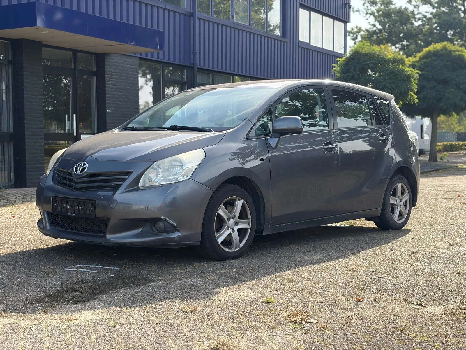 Toyota Verso (2010) — foto 1