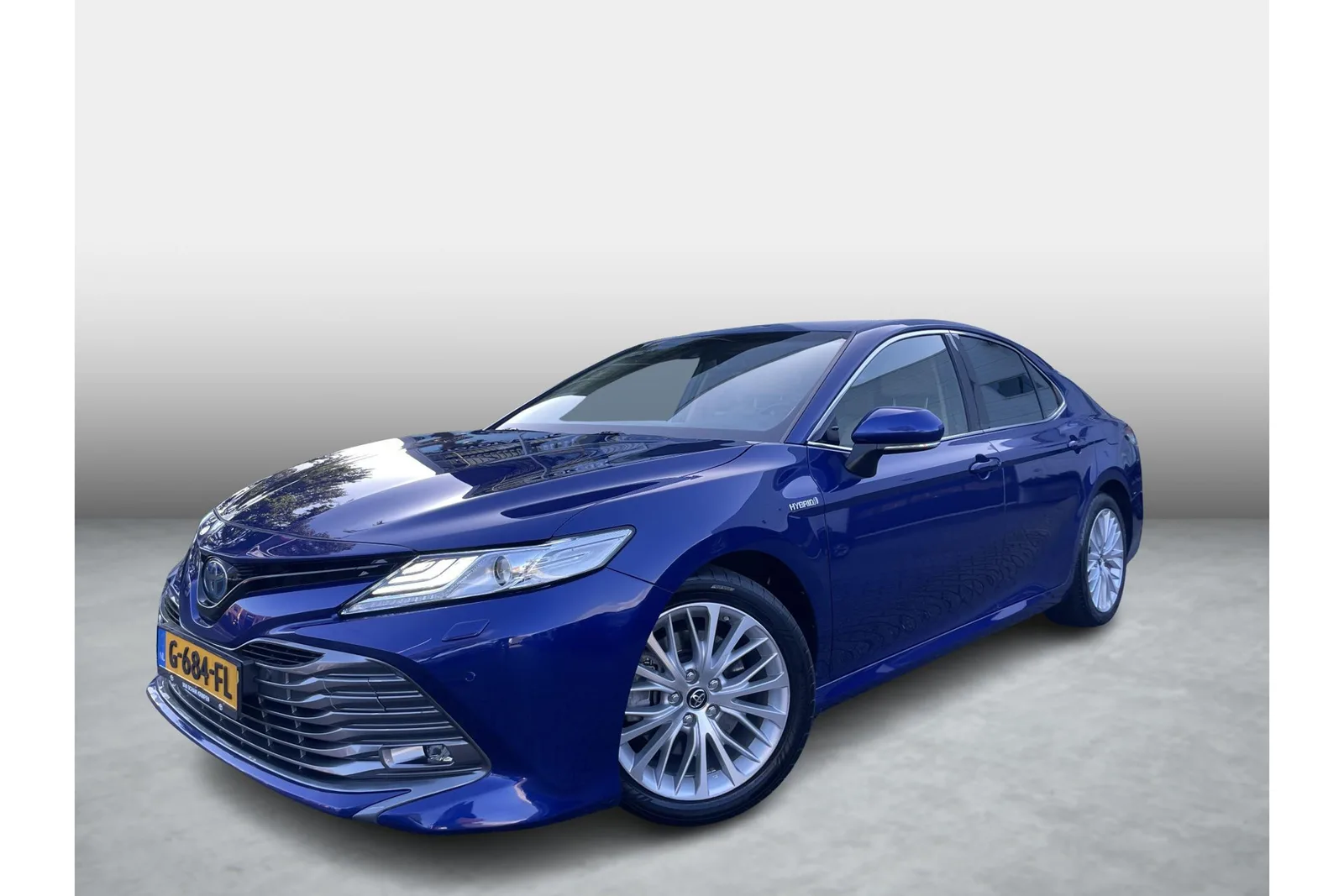 Toyota Camry (2019) — foto 1