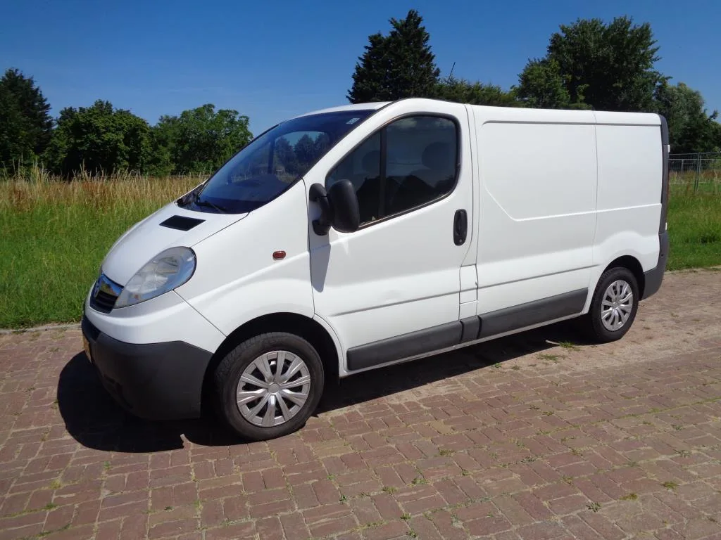 Opel Vivaro (2011) — foto 1