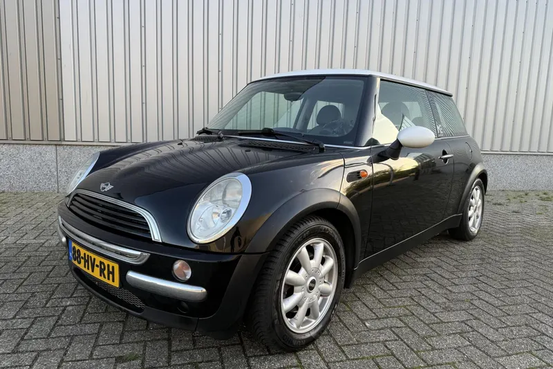 MINI Cooper (2002)