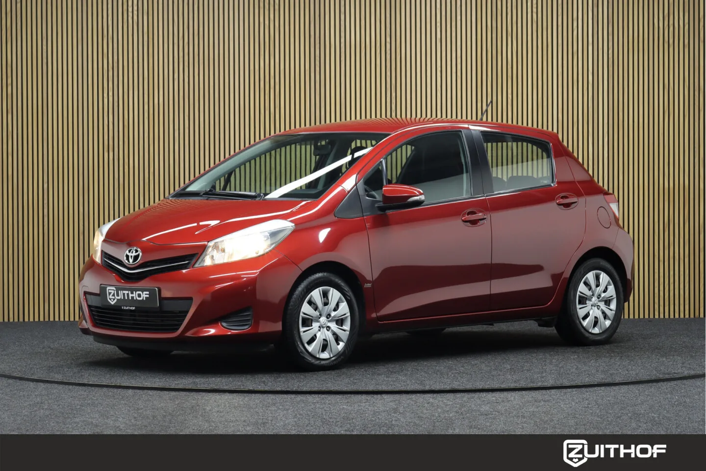Toyota Yaris (2013) — foto 1